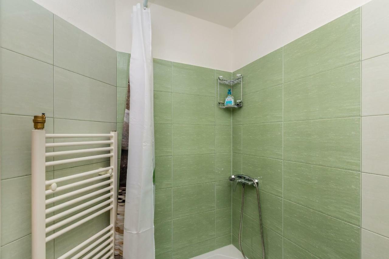 Studio Apartman Magdalena Apartment Omisalj Luaran gambar
