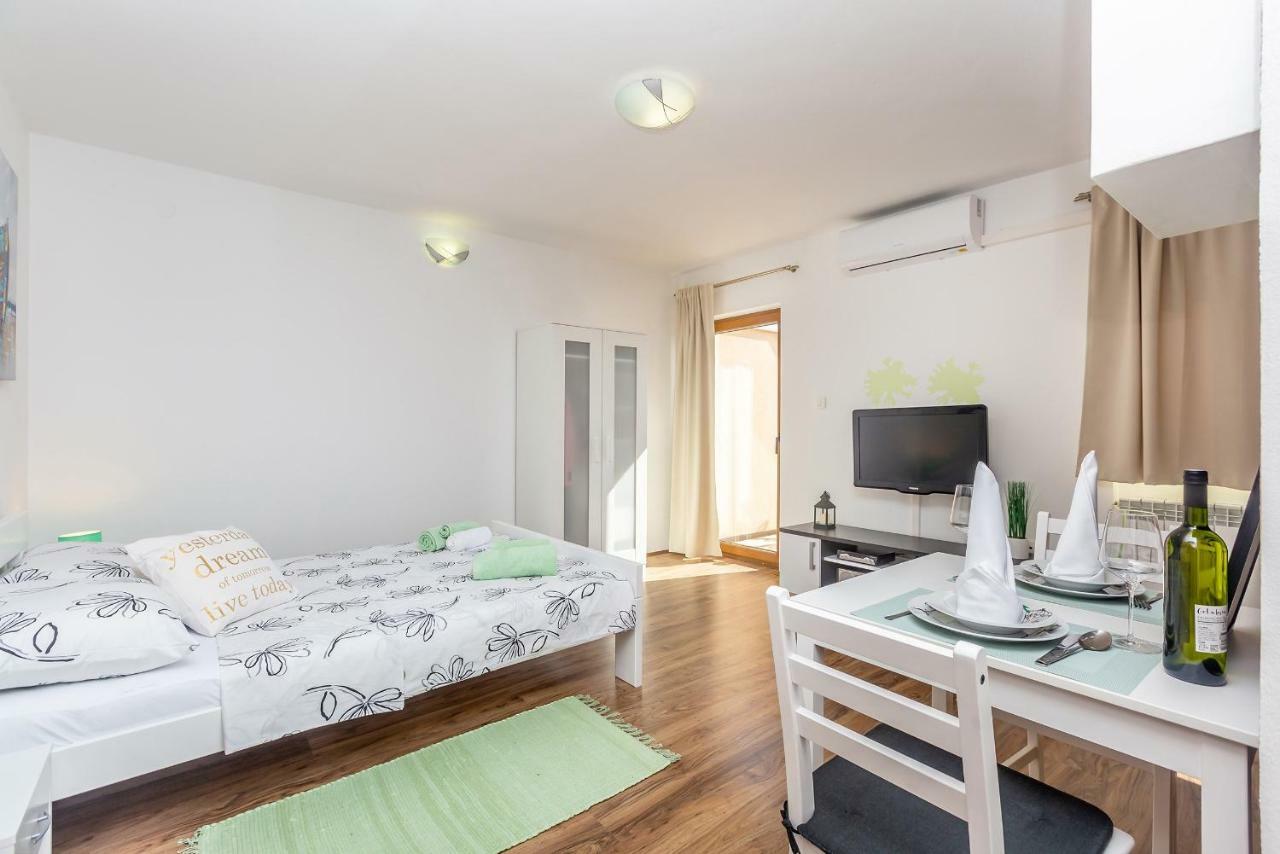 Studio Apartman Magdalena Apartment Omisalj Luaran gambar